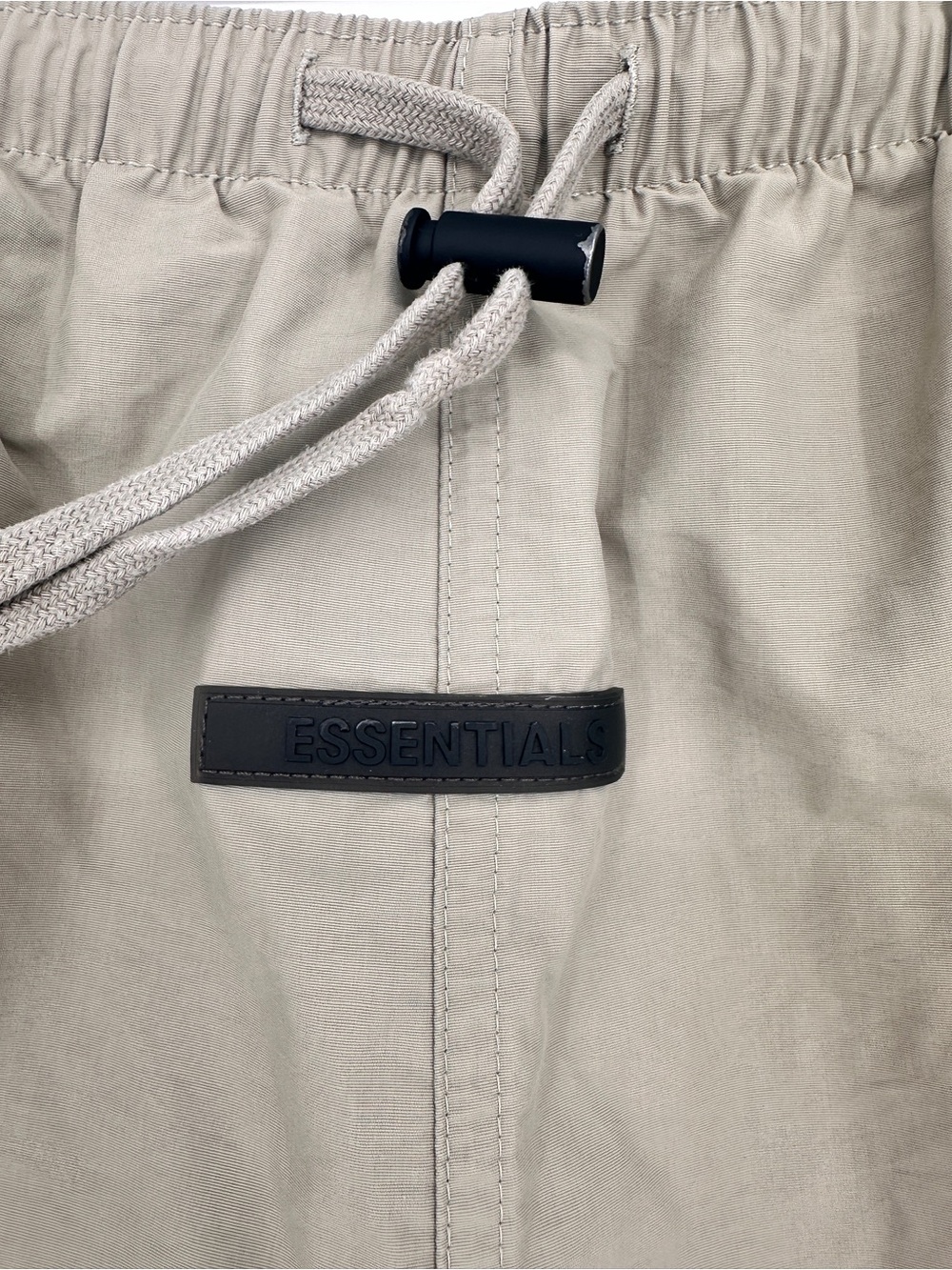 ESSENTIALS Shorts - Picture 3 of 7